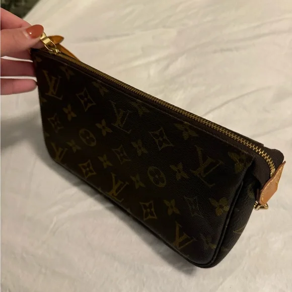Louis Vuitton Monogram Pochette Accessoires – Authentic, Made in France - Picture 8 of 11